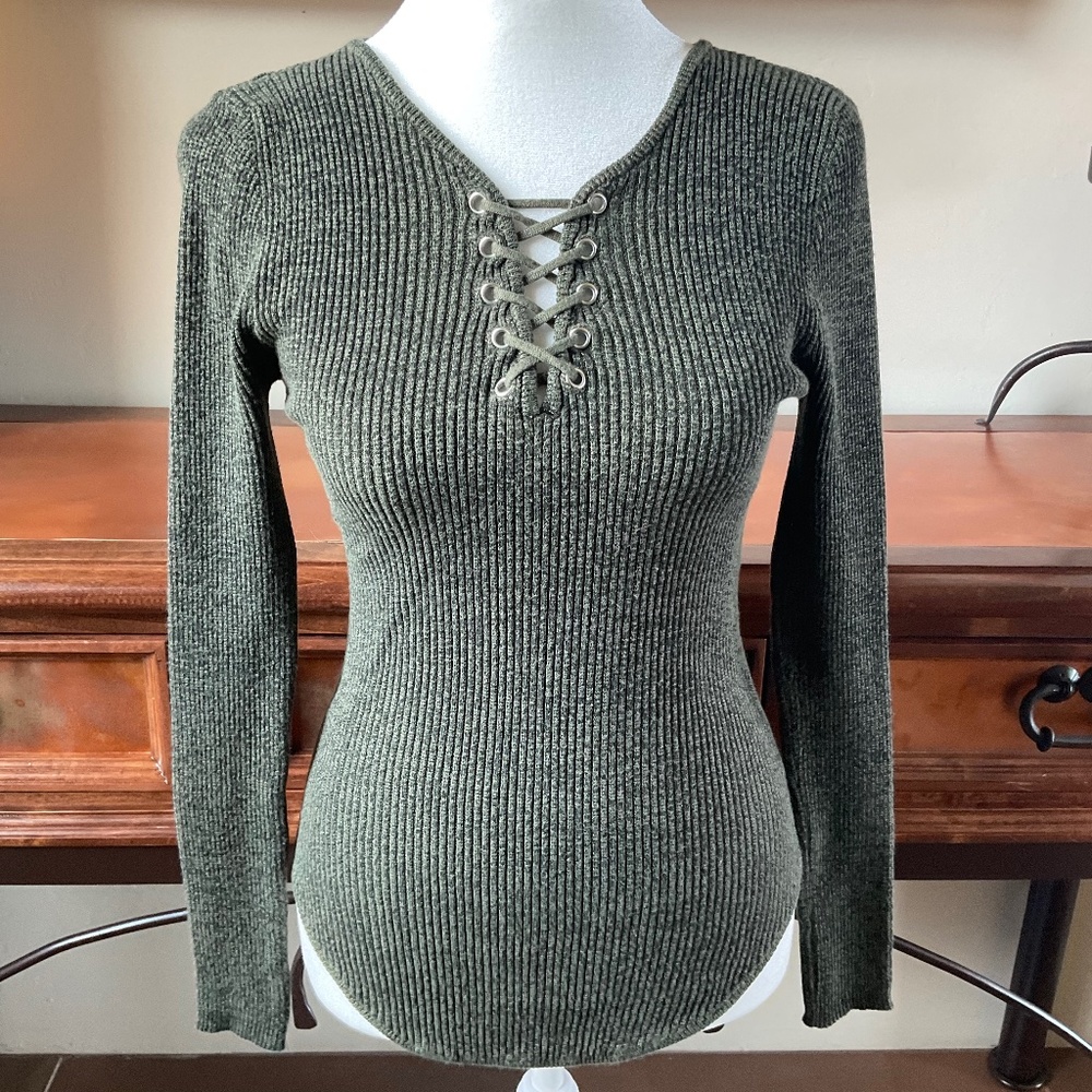 No Boundaries Lace-Up Long Sleeve Shirt. Olive. Size S